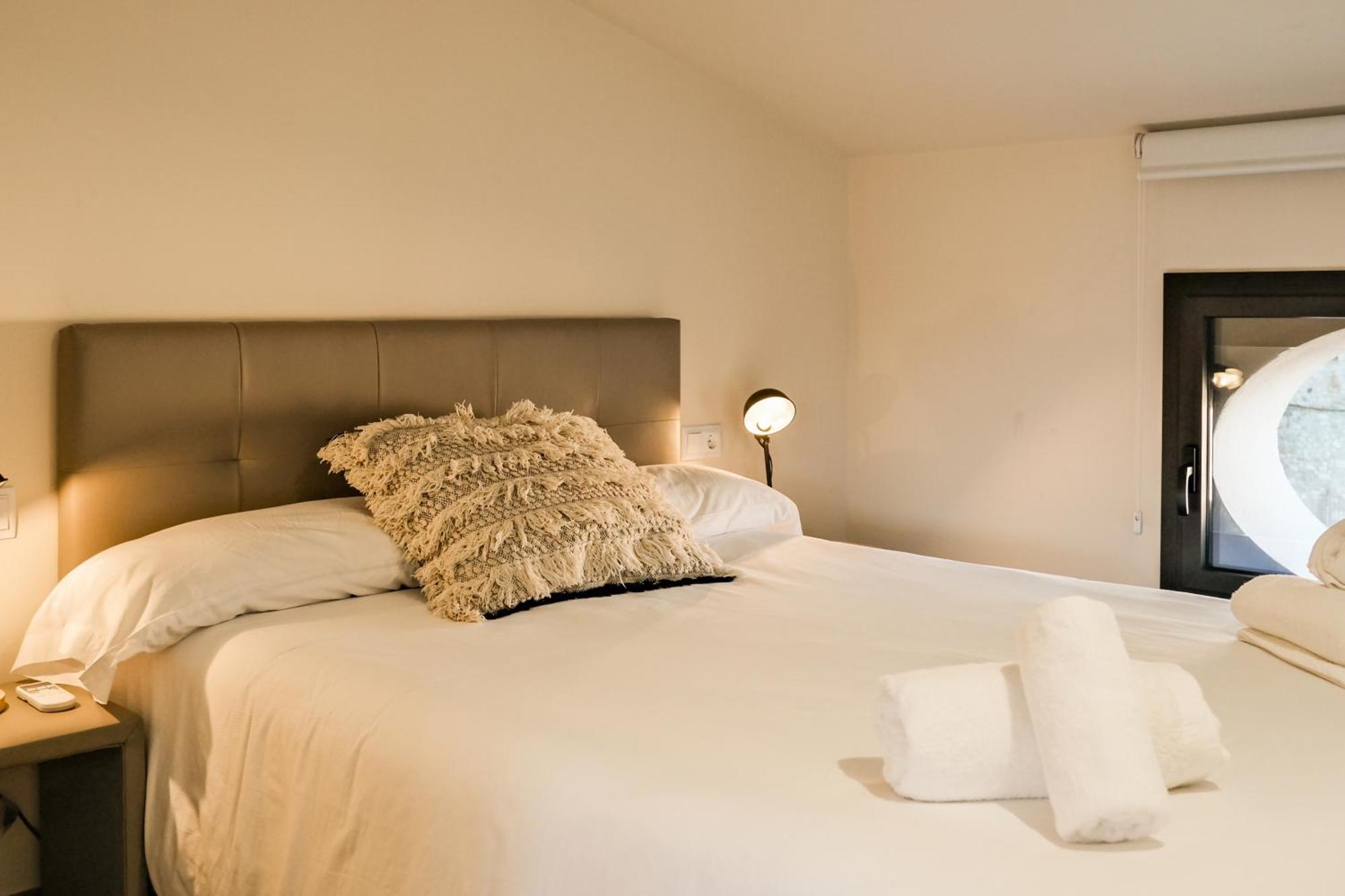 Can Cintet 3 Apartamento Con Terraza En เบซาลู ภายนอก รูปภาพ
